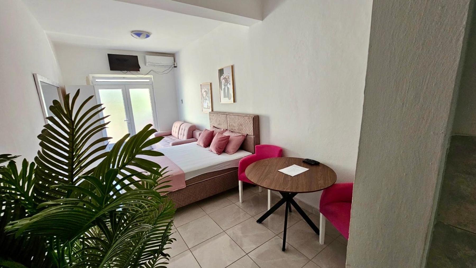 Banicevic Apartmani Thenovici Luaran gambar