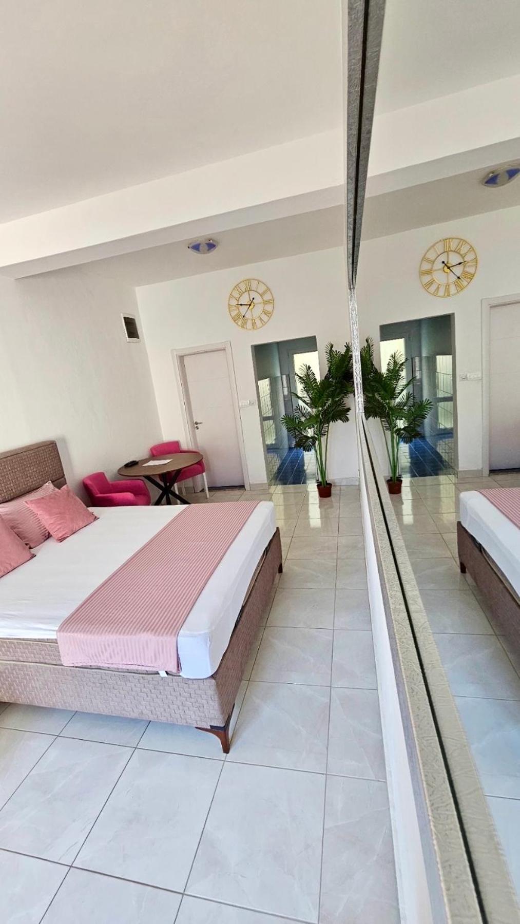 Banicevic Apartmani Thenovici Luaran gambar